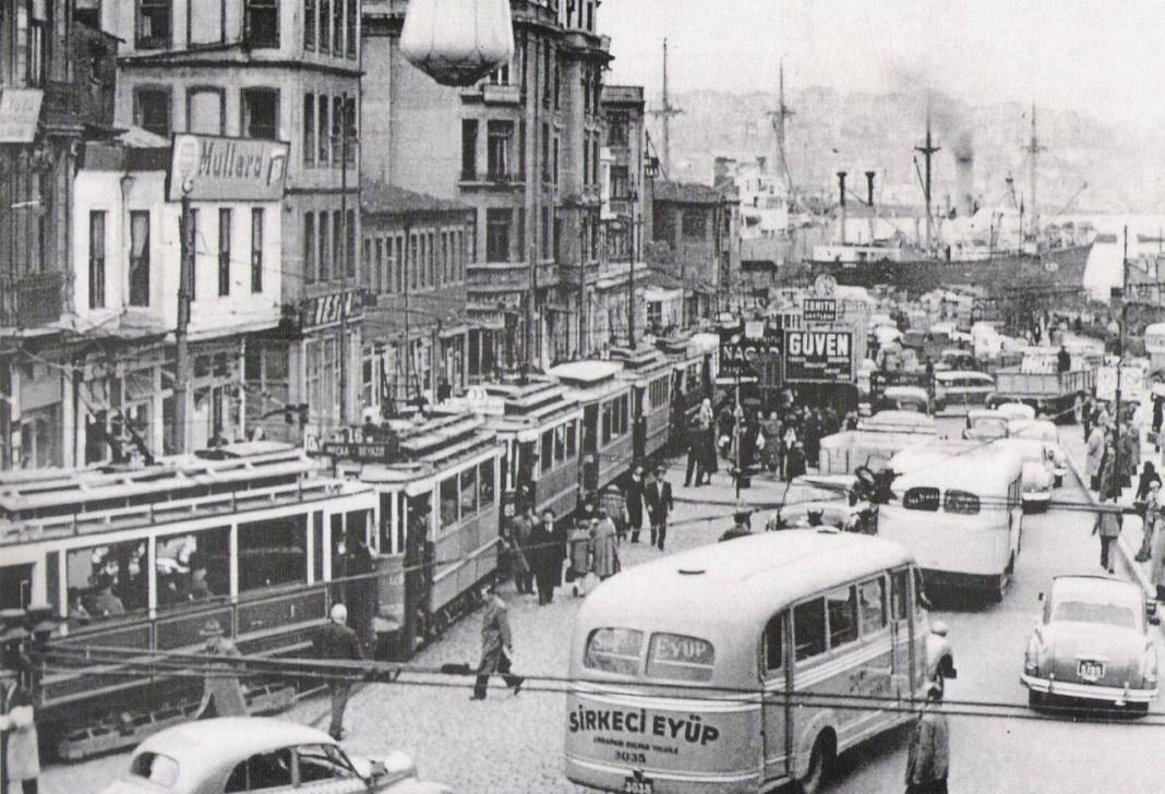 Beyoğlu'nun ismindeki "Bey" ve "Oğlu" Kim? 16